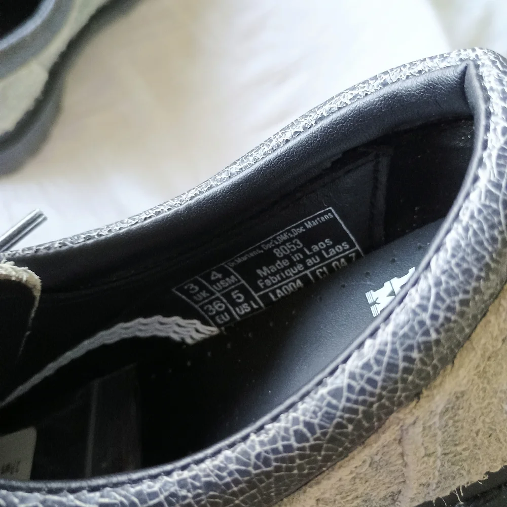 🎩 DARK ARTS VIBES 🎩 Raggedy stonewashed suede Dr. Martens derbies, Sz. L 5/ 36